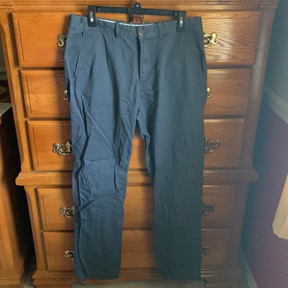 Men’s J. Crew Straight Flex 32 x 34  Chino.